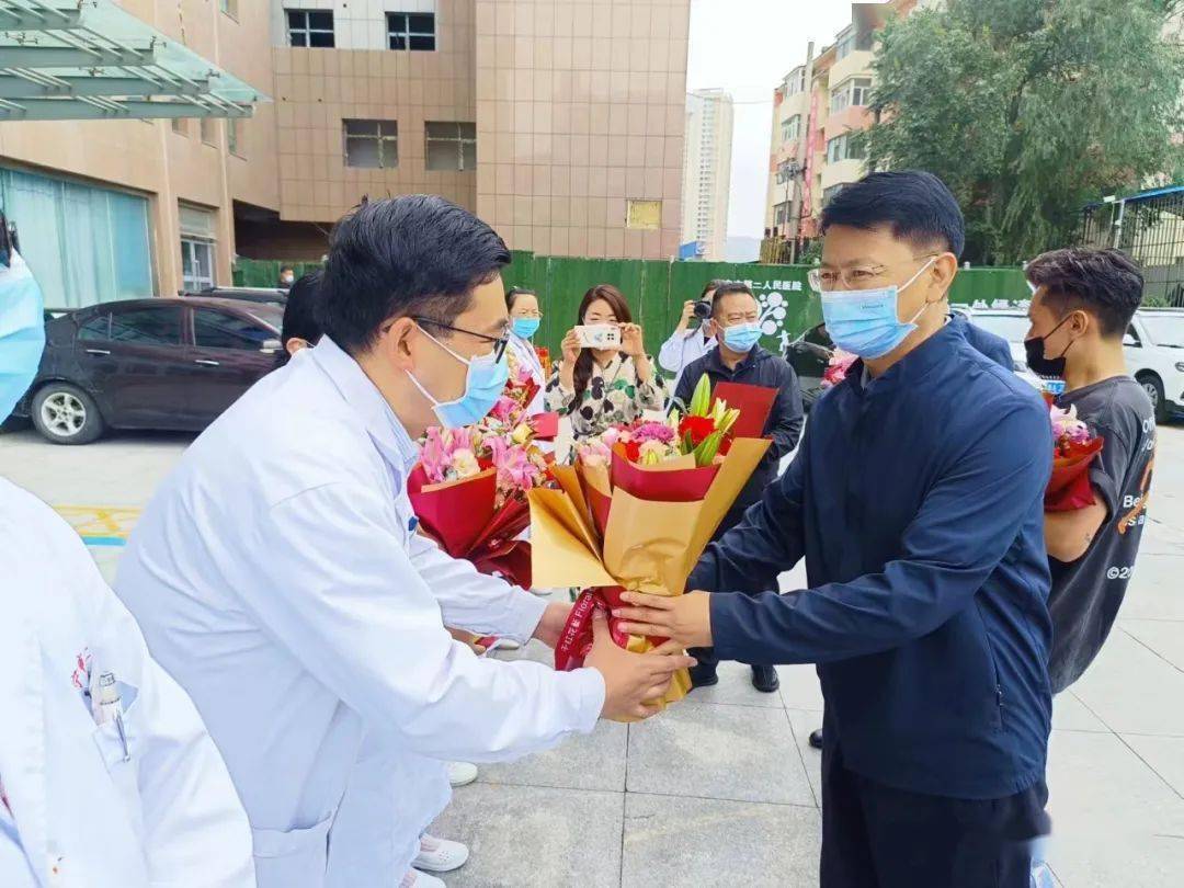 韩兴斌副市长走访慰问医务工作者_疫情_人民_全市