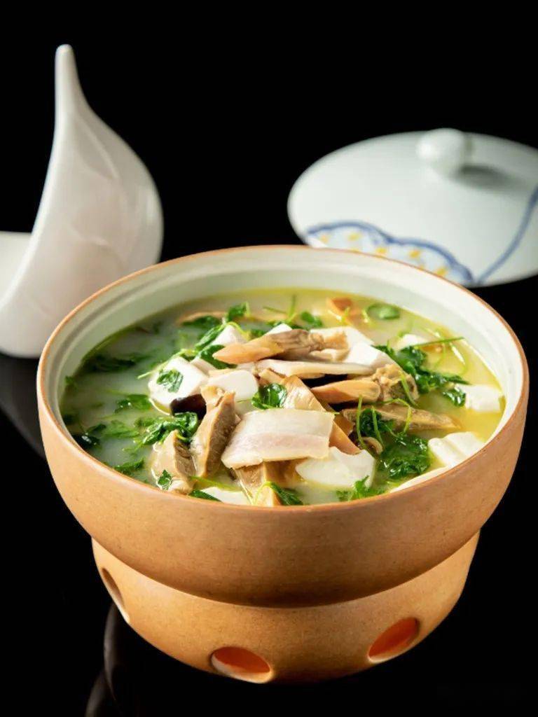 秧草咸肉炖河蚌羊肚菌酿虾滑养生老龟烫一品蟹豆腐原只鲍鱼酥