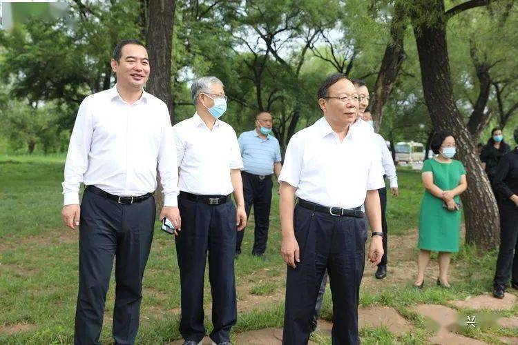 市人大常委会主任王进江,副主任陈新,复兴区政府区长李阳,区人大