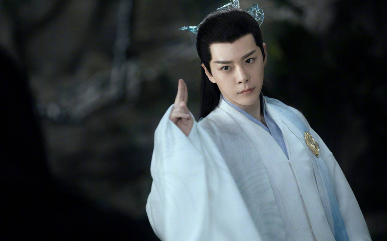 《苍兰诀》荣昊扮演者徐海乔四十岁了,对比发现艺人没有年龄概念_雷佳