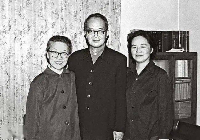 没有谁比谁更容易,只有谁比谁更能熬_杨绛_生活_精神