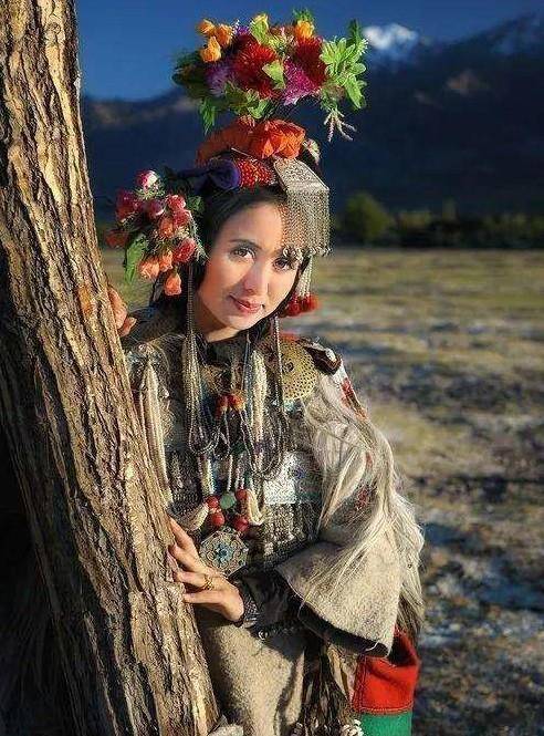 一生不结婚,两性关系自由,随时能找"朋友"_图兰_中亚_祖先