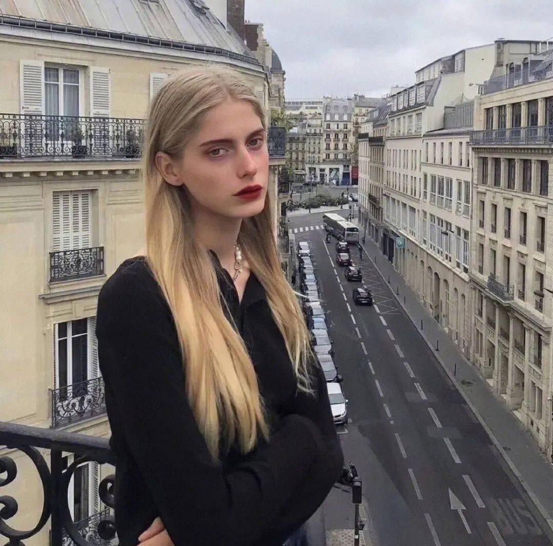 欧美女生头像 | 快乐是永不过时的时尚_归之_都如_星芒