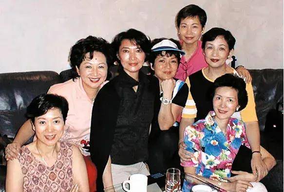 萧芳芳的美丽人生,67和李连杰亲如母子,周星驰崇拜她_电影_母亲