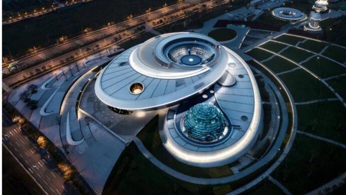 预计明年竣工！上海天文馆旁将开业全球最大室内滑雪场 | 风从临港来