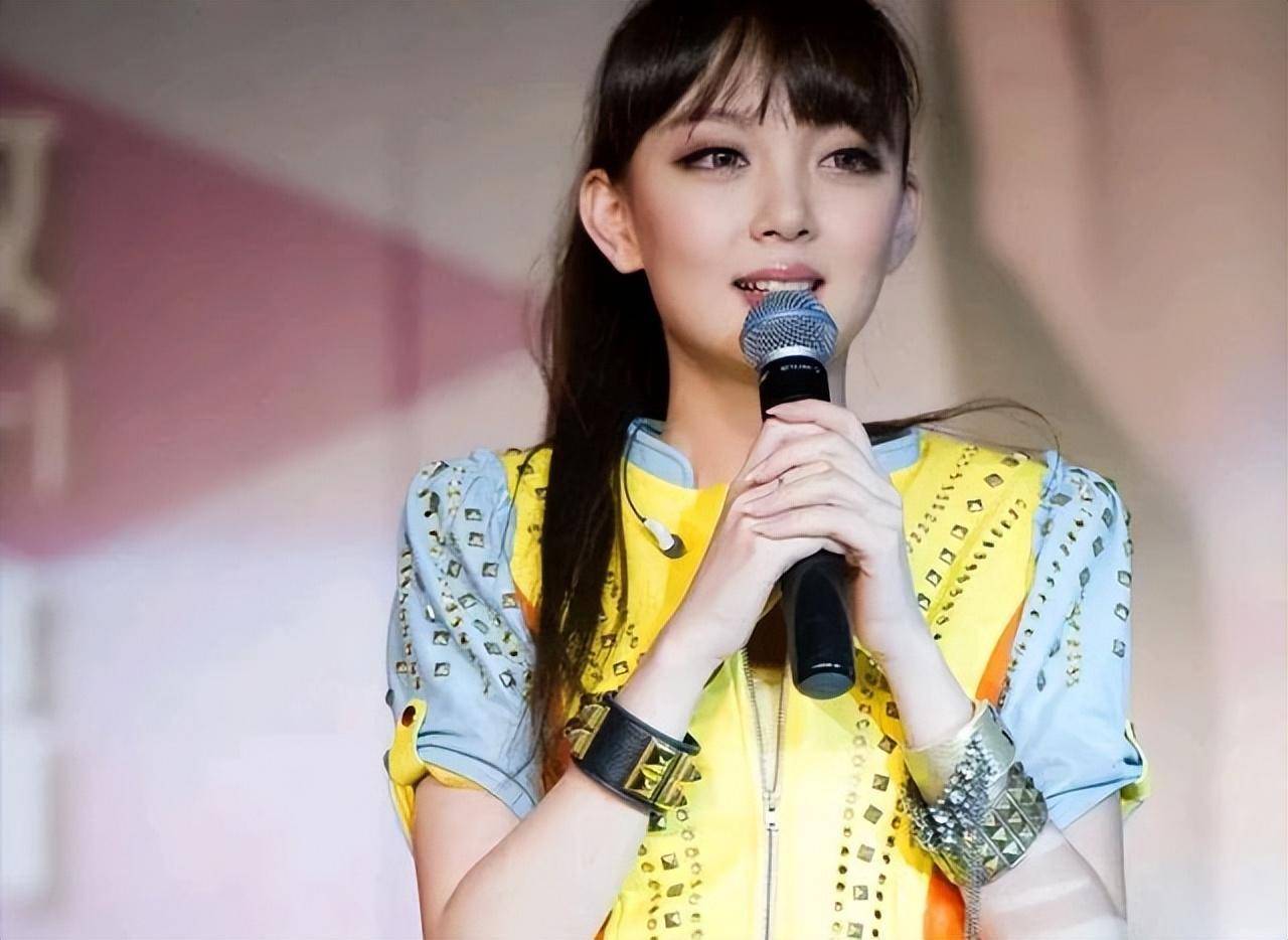 同为选秀冠军,伍珂玥为何输给了汪小敏?