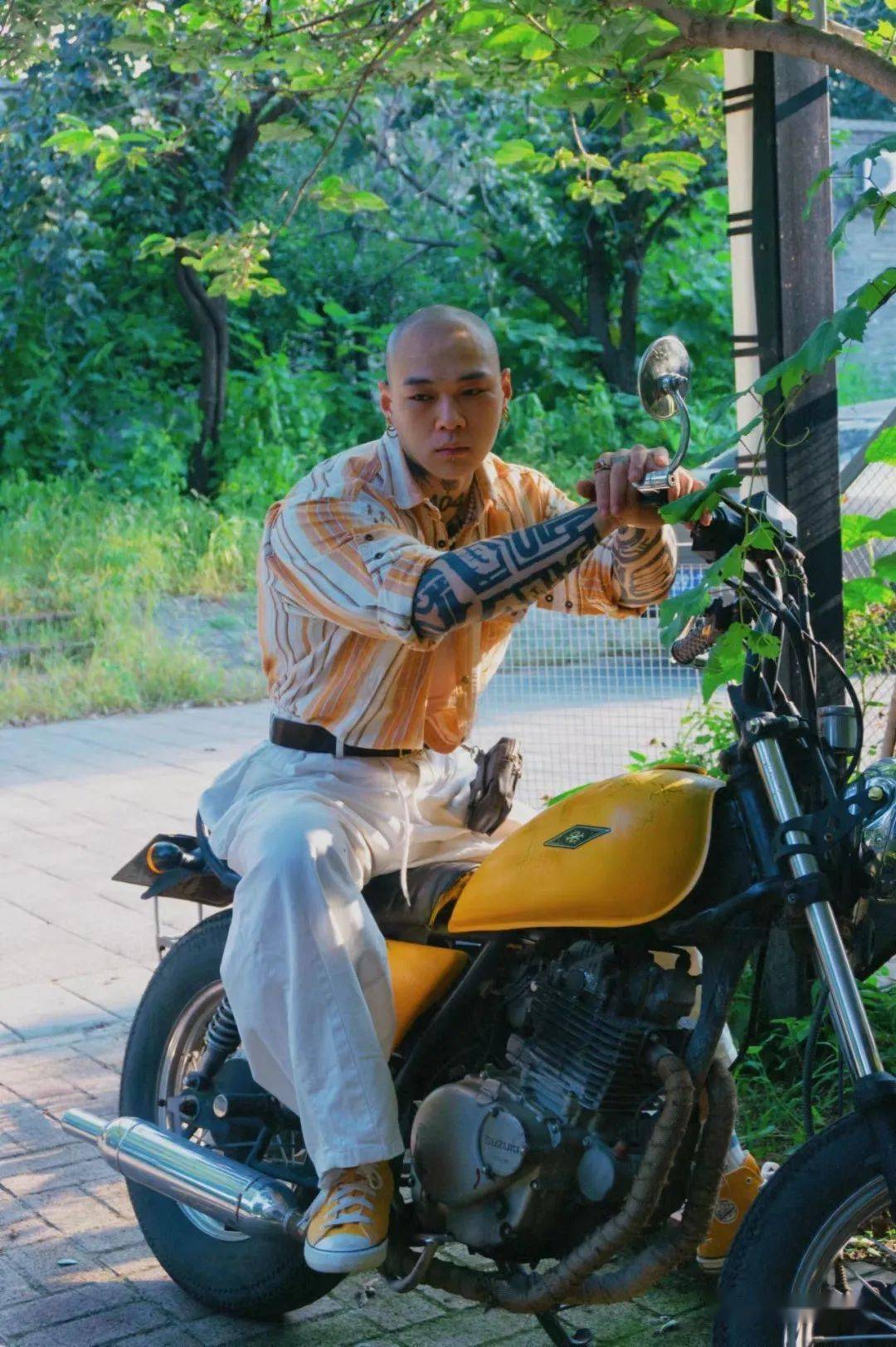 现代版武僧,霸气肌肉纹身,太给力了!_哥哥_工作_身材