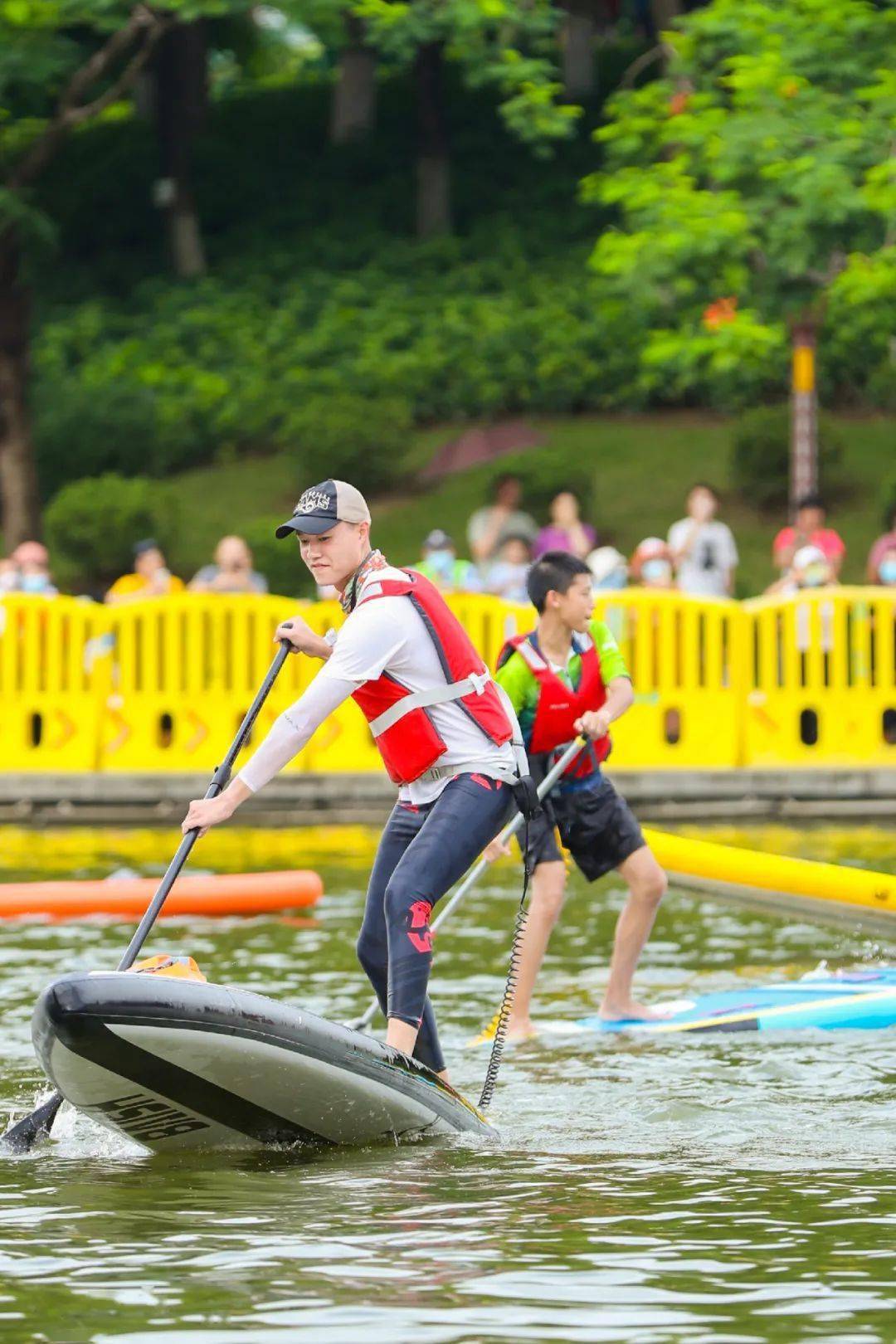单人龙舟漂移,水上飞人上演!这个周末,千灯湖又潮又浪!