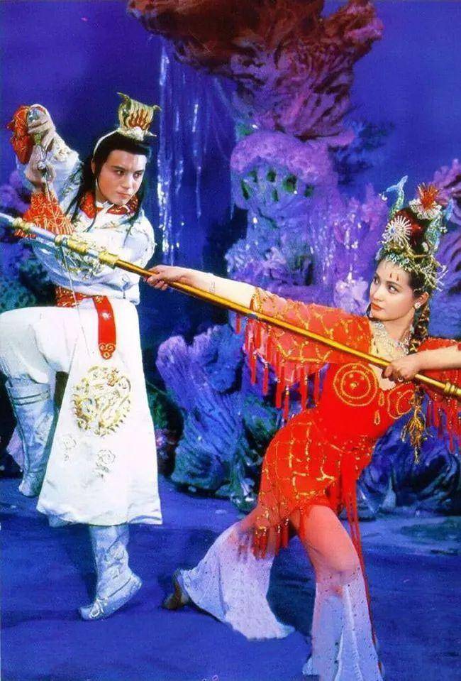 《西游记》12位美人今昔对比,差距一目了然,有人捐了107所小学_何晴