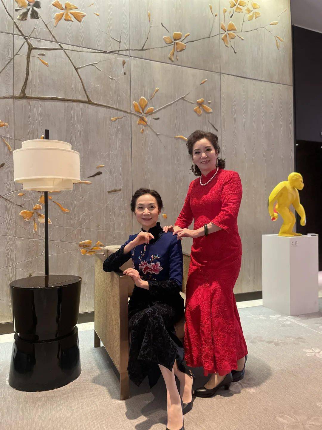 白色梦幻的旋转楼梯 /层层楼梯螺旋而上,视觉效果赞爆!