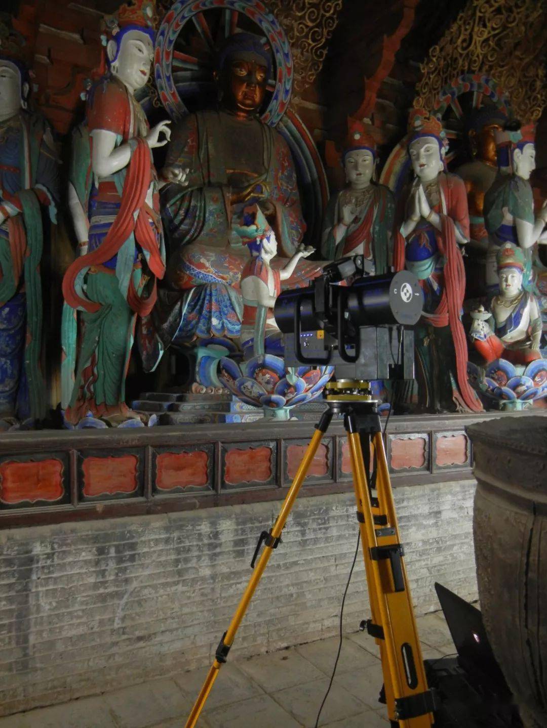 中国仅存的一坛唐代宫廷彩塑造像佛光寺唐塑