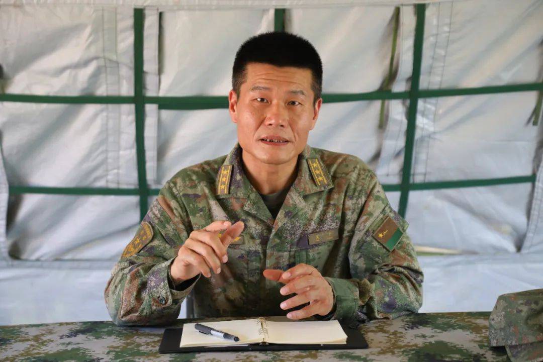 中部战区陆军某舟桥旅副旅长吴广新疆军区某边防连连长杜鹏飞庆祝建军