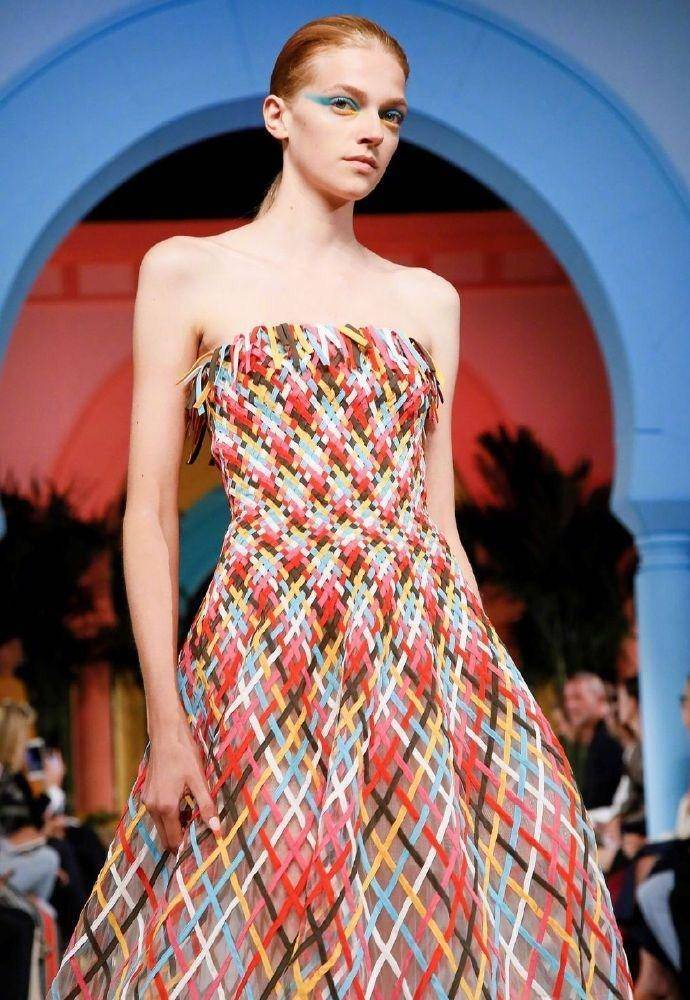 今年夏天"渔网装"火了!