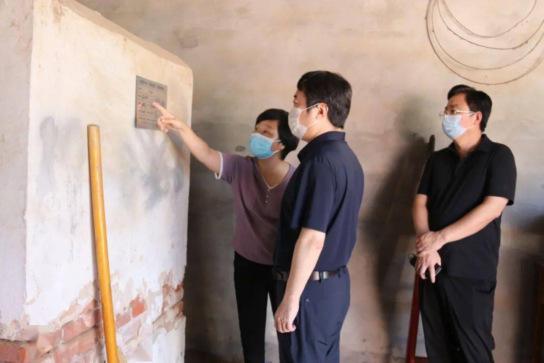 杨跃峰书记到明化镇调研检查_农村_群众_厕所