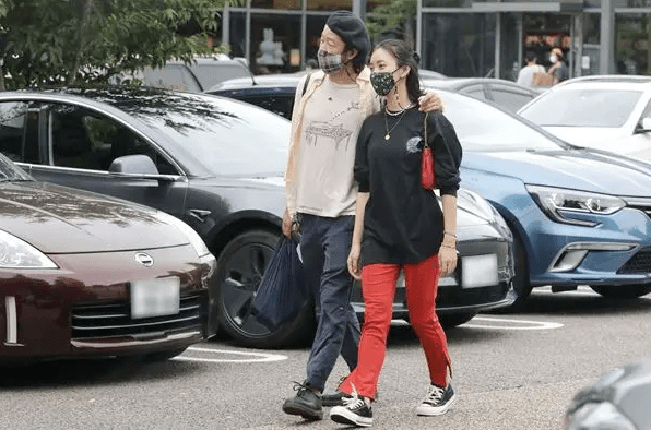 八年恋爱长跑修成正果,新婚妻子小十八岁_中田_浅野忠信_祝福