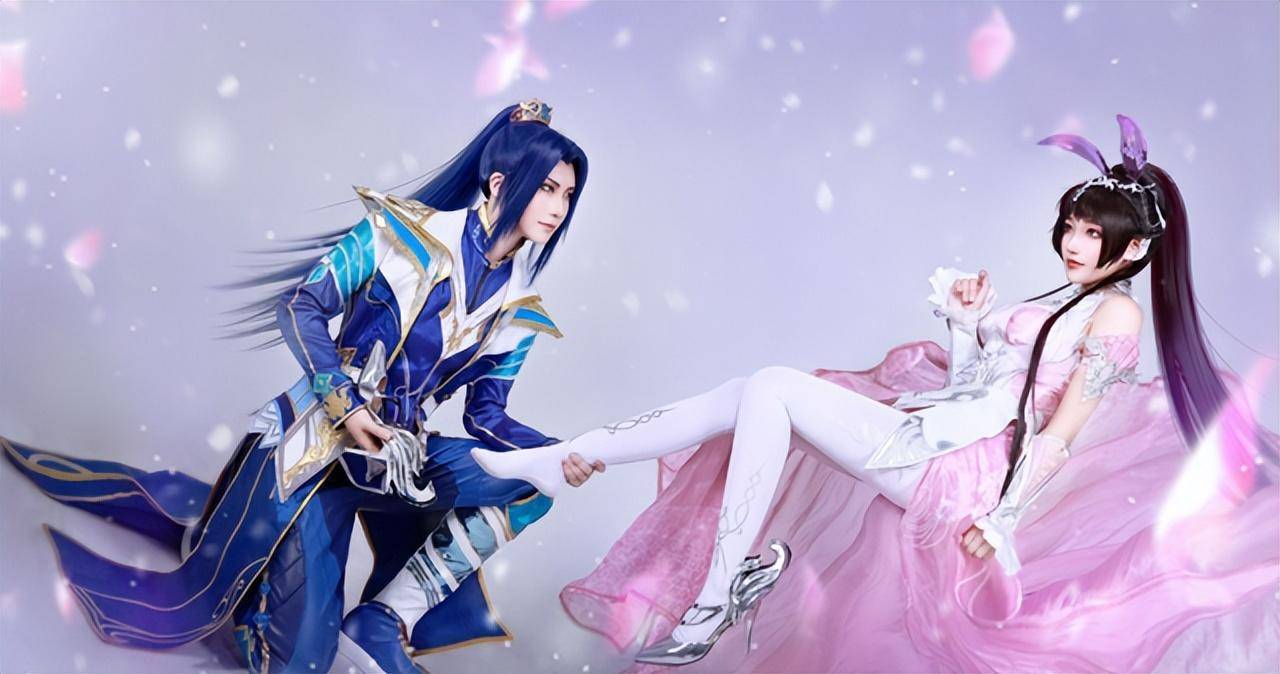 《斗罗大陆》帅哥美女cos三舞组合,还原经典名场面,画面超甜蜜_小舞