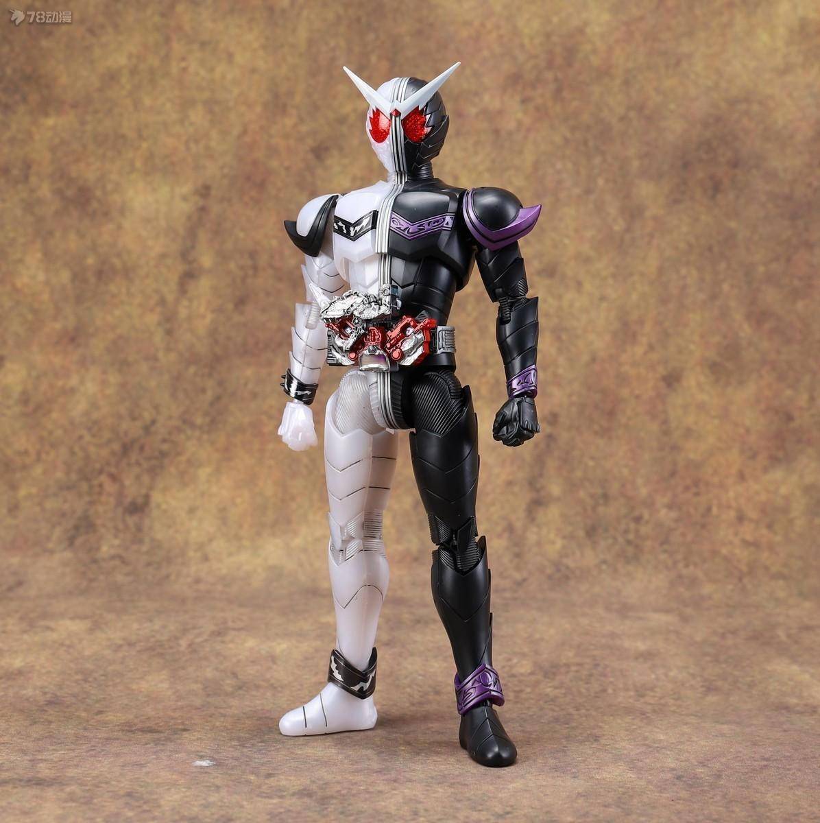 78官测:万代 figure-rise standard 假面骑士w 獠牙王牌形态_细节