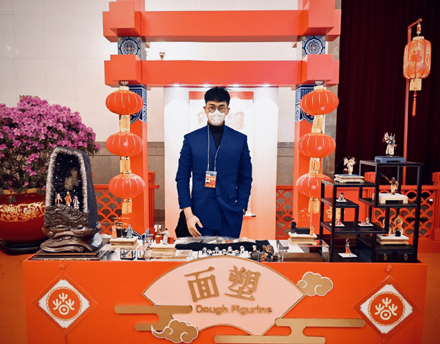 郎佳子彧:"面人郎"第三代用传统技艺融汇古今_面塑_创作_作品