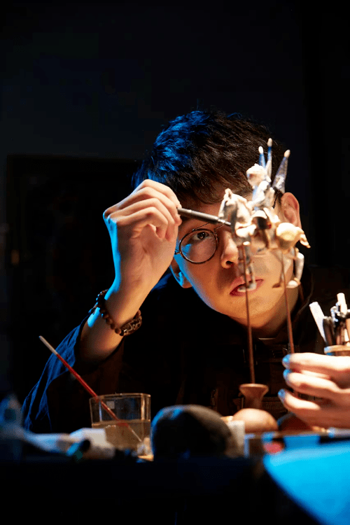 郎佳子彧:"面人郎"第三代用传统技艺融汇古今_面塑_创作_作品