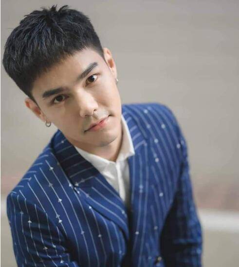 donutdonut也在七台,感觉bermb手下的男星,大部分都签了七台,女星都在