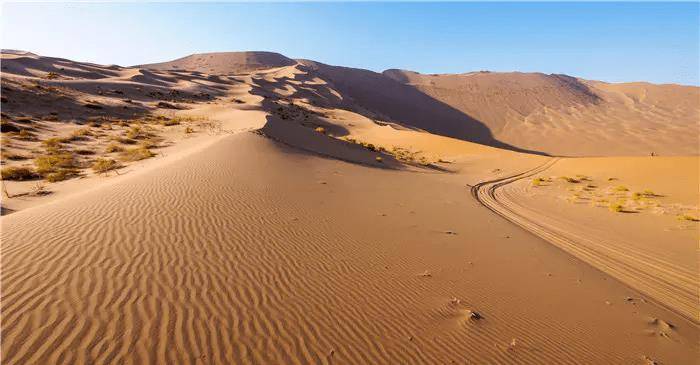 全球最美的沙漠，几百年不曾降雨，却存在着100多个湖泊