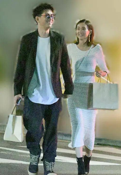 这么多明星夫妇都是因戏结缘,反町隆史和松岛菜菜子也不例外,两人在