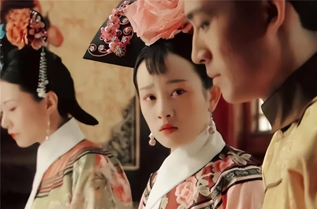 她的父亲还是坚持按照传统的规矩,把她送入宫中,让珍妃成为了当时光绪