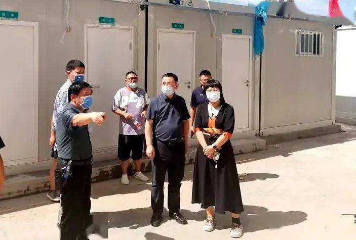 调研沧州市方舱医院河间院区建设情况,我市领导王丙林,王刚,孙姗陪同