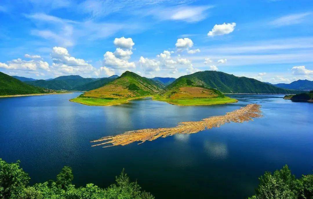 金秋十条线路,带你玩儿转白山!_景区_鸭绿江_龙山