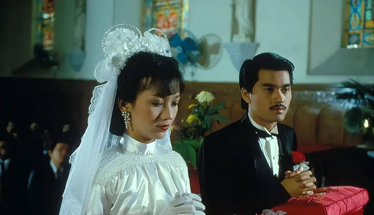 同样演"冯程程",把赵雅芝和孙俪放在一起对比,差距就出来了_上海滩