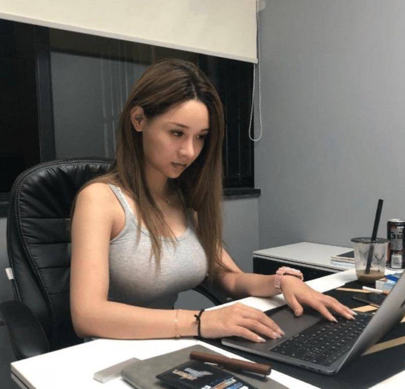 疑似生活照被扒,曾是王思聪公司的当红主播_网友_米兰_大坏蛋