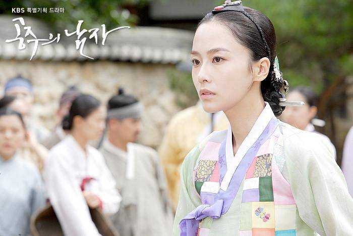 韩网热议「心中最爱的古装韩剧」:《云画的月光》当年超入戏_剧情