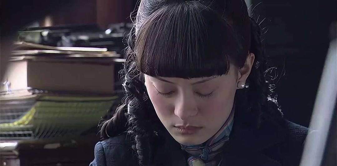 同样演"冯程程",把赵雅芝和孙俪放在一起对比,差距就出来了_上海滩