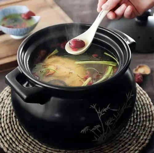 煲汤越久越够火候?那倒不见得~这6个煲汤"误区"别踩哦!