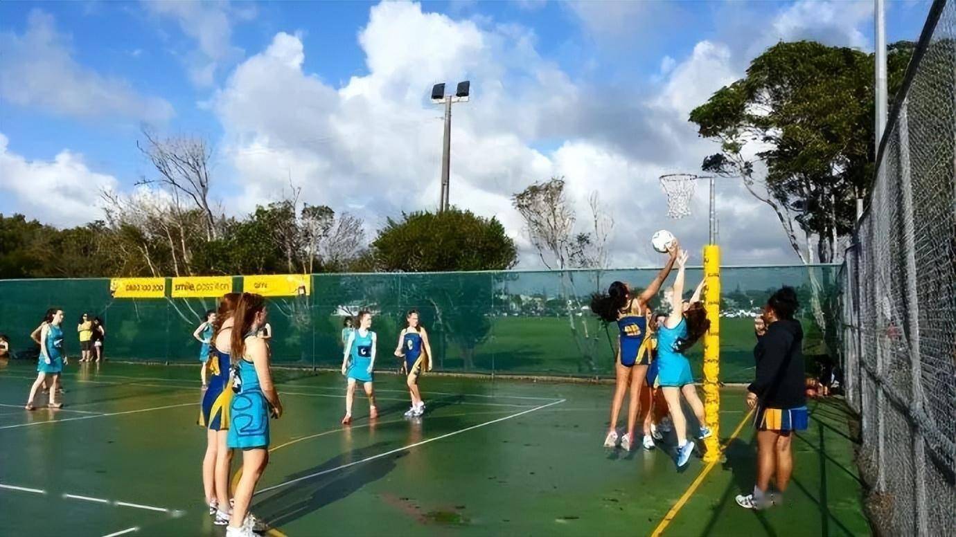 又一震撼运动侵袭篮球场 没篮板无接触的篮网球了解一下?