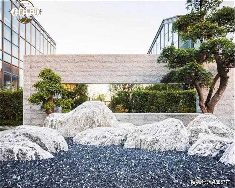 庭院景观设计可把环境点缀放大化,雪浪石切片景观石,园林风景石当中