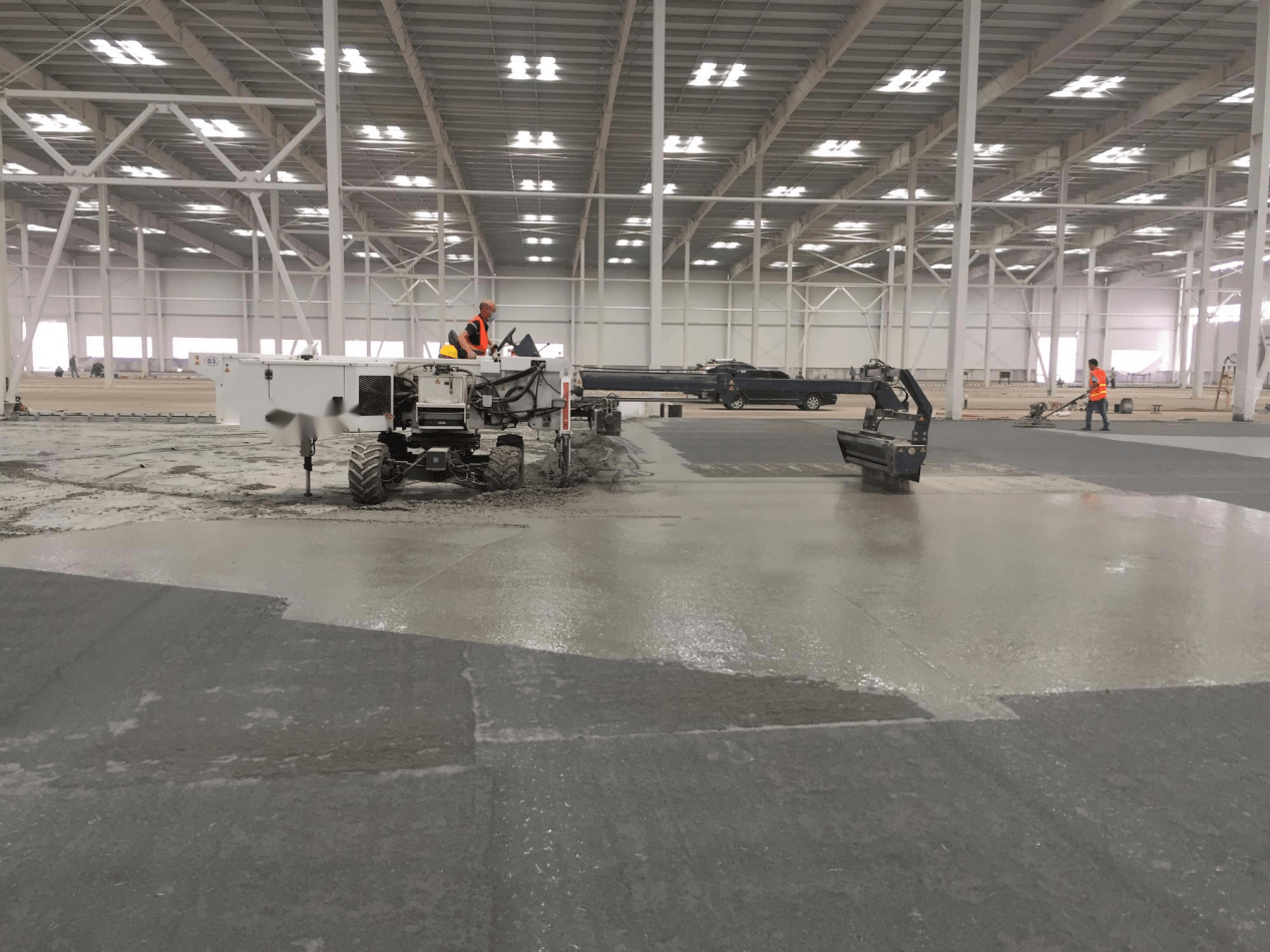 金刚砂耐磨地坪,出现色彩不均匀怎么办?_施工_骨料_混凝土