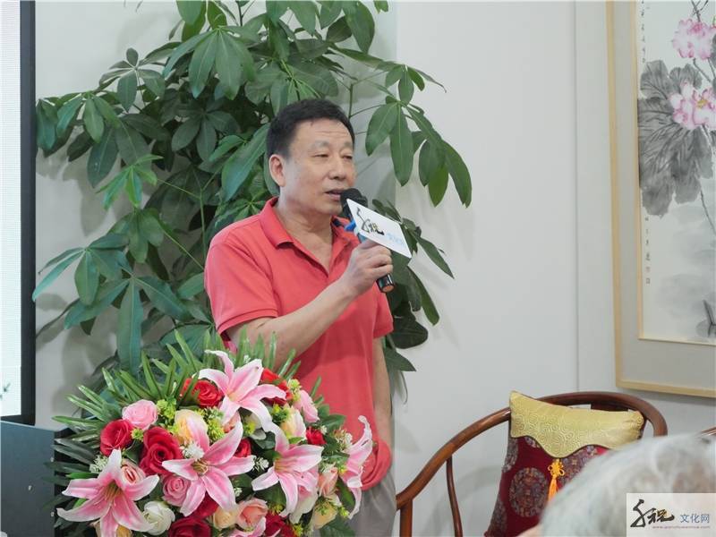 刘玖桩先生致辞本次展览主持人查悦玮女士致辞千祝美术馆馆长王学先生