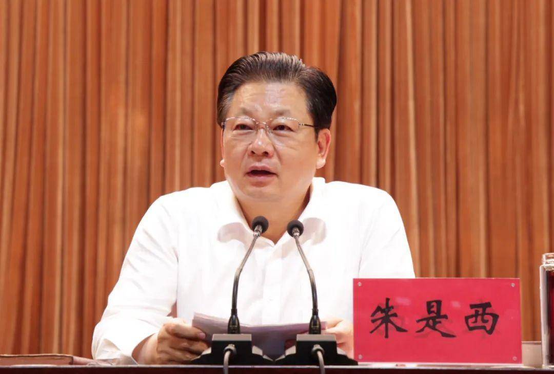 市委书记的罕见动作,背后有深意_文明_朱是西_出租车