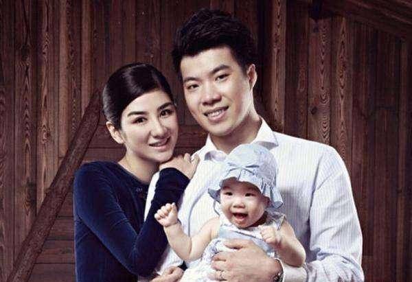 黄毅清被抓后黄奕晒美照,自称幸存者的她终于走出前夫的阴影_女儿