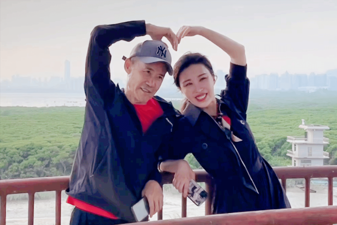 王石离婚10年：他再婚娶美女演员，单身前妻忍受车祸后遗症的折磨_王江穗_父母_父亲