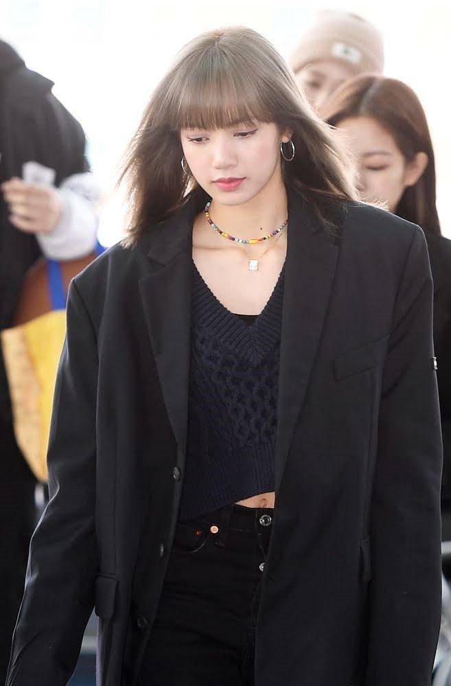 国外女团blackpink的成员把西装穿出自己独特的风格_金智秀_金智妮