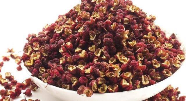 青花椒和红花椒有啥区别 很多人不懂 大厨 用错毁掉一道菜 青色 麻味 红色