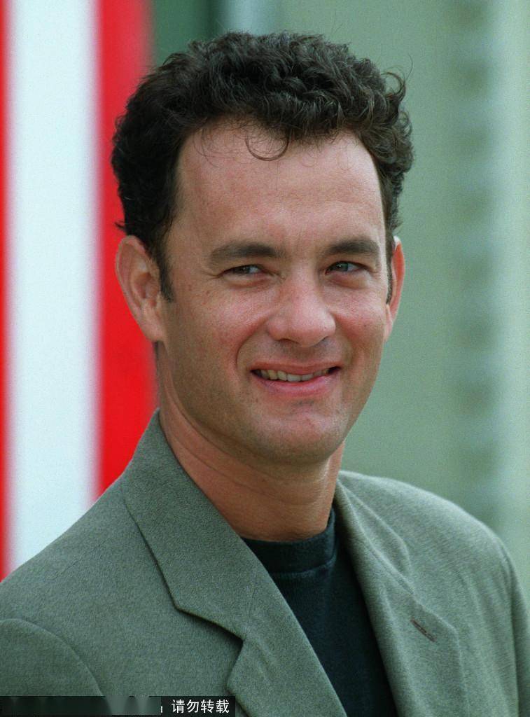 并成为有史以来第二位连续两届获得奥斯卡最佳男主角奖的演员.