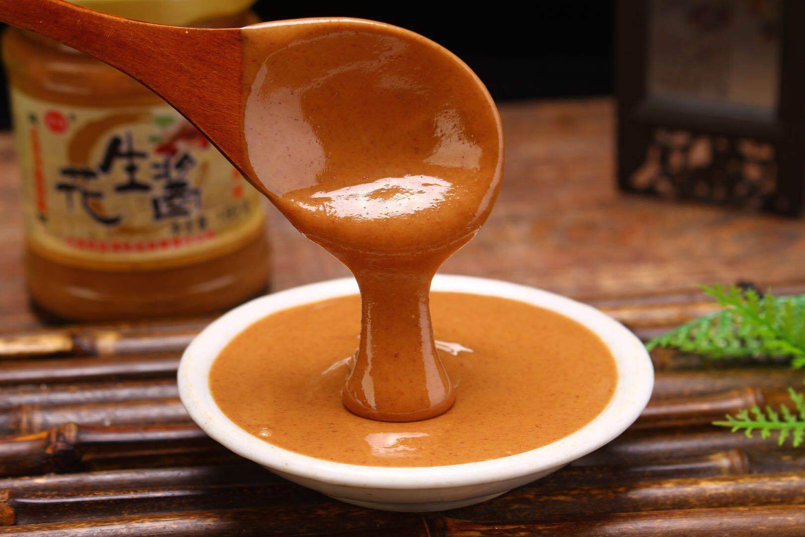 调芝麻酱时,有人放油,有人放水,其实都不对,大厨教你正确方法!