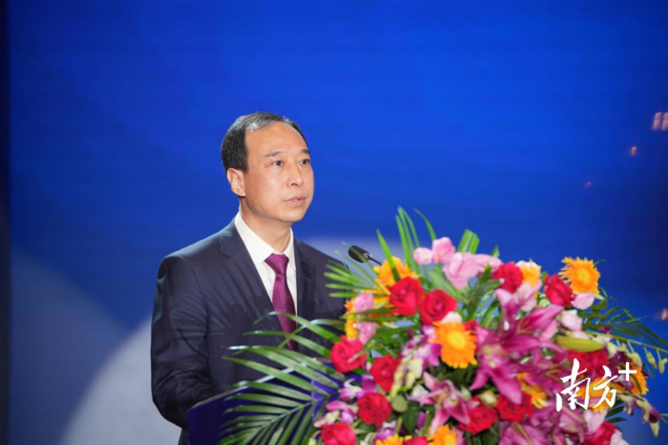 世界莞商大会·访谈|东莞市长吕成蹊:打造湾区最优环