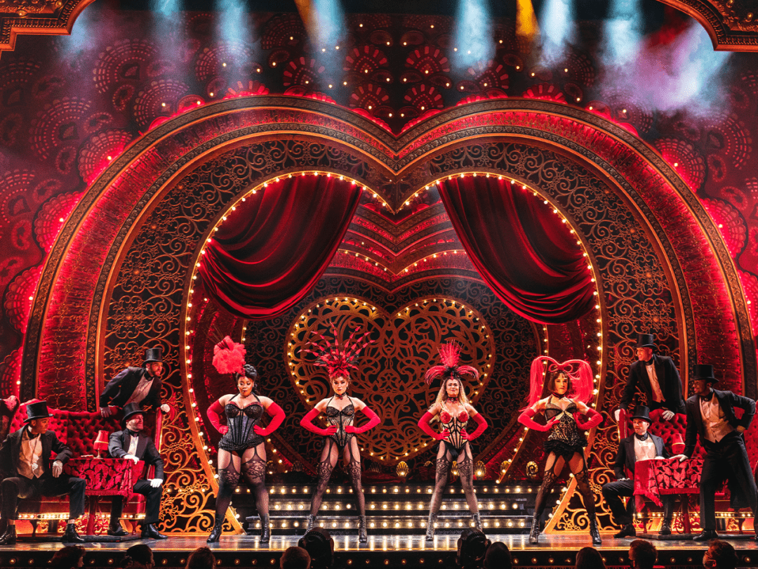 2019年夏天新开的百老汇音乐剧《红磨坊》,一举斩获了2021年托尼奖的n