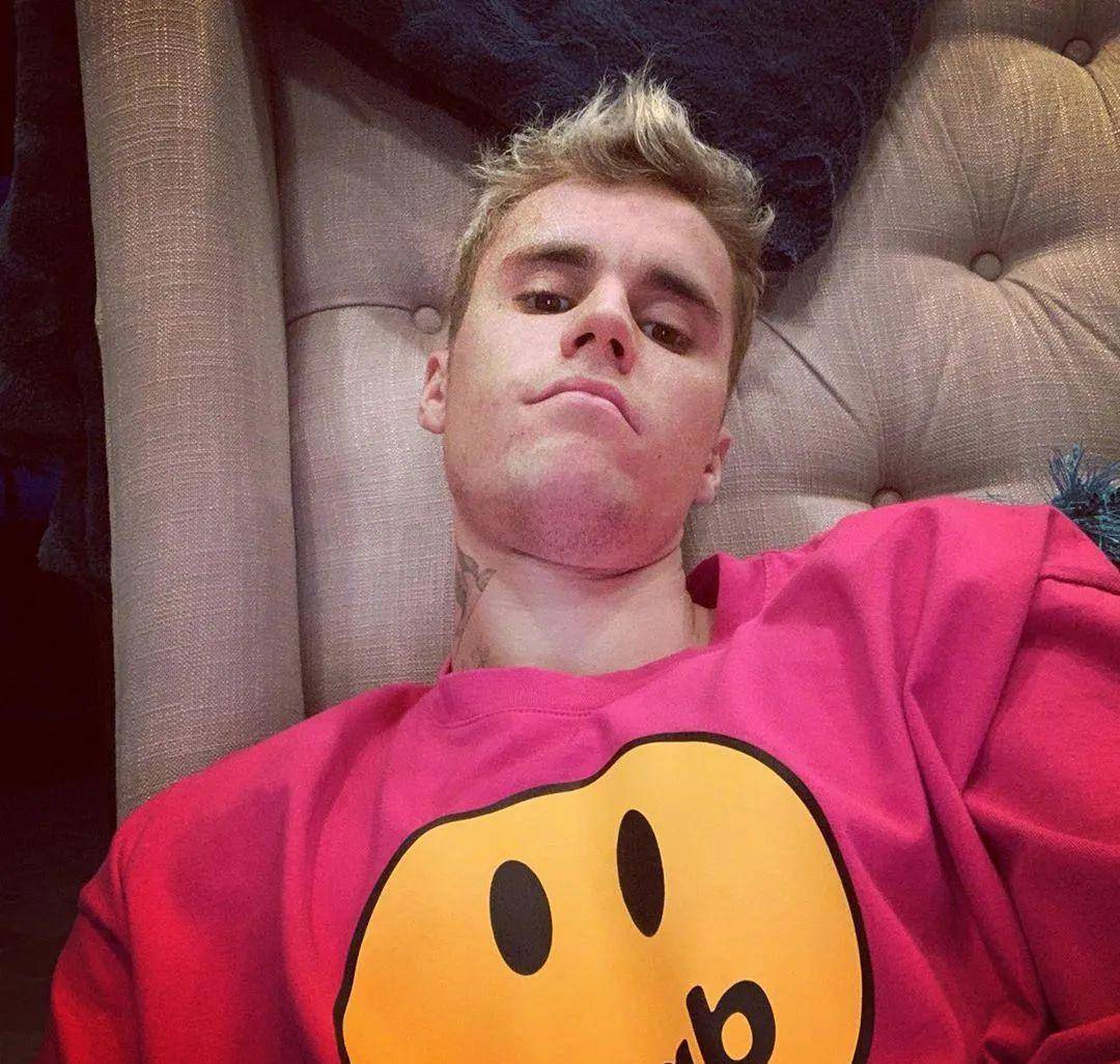 贾斯汀·比伯分享最新自拍照,颜值回春_评价_全球_阳光