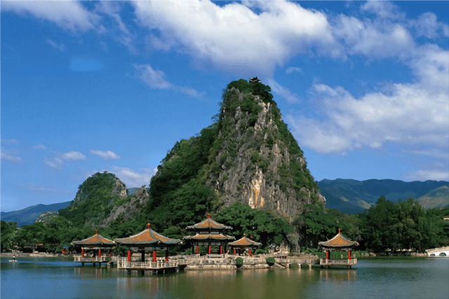 東莞一風景區 ，可觀賞天寧寺石刻，淡水湖岩洞，還堪稱番禺第三奇景