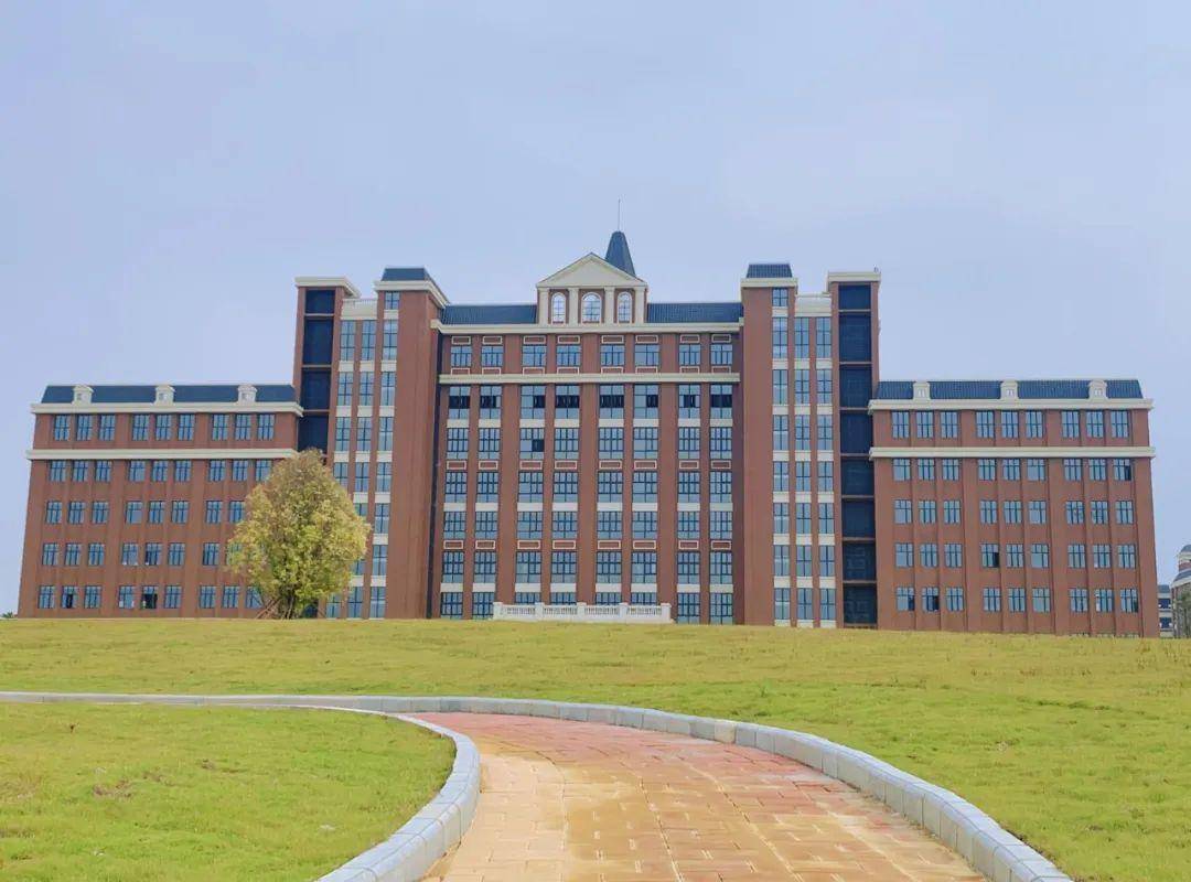 新生攻略:广州华立学院师兄师姐带你逛江门校区及周边经典打卡点_宿舍